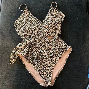 Aerie Leopard Wrap One piece Swimsuit size XL